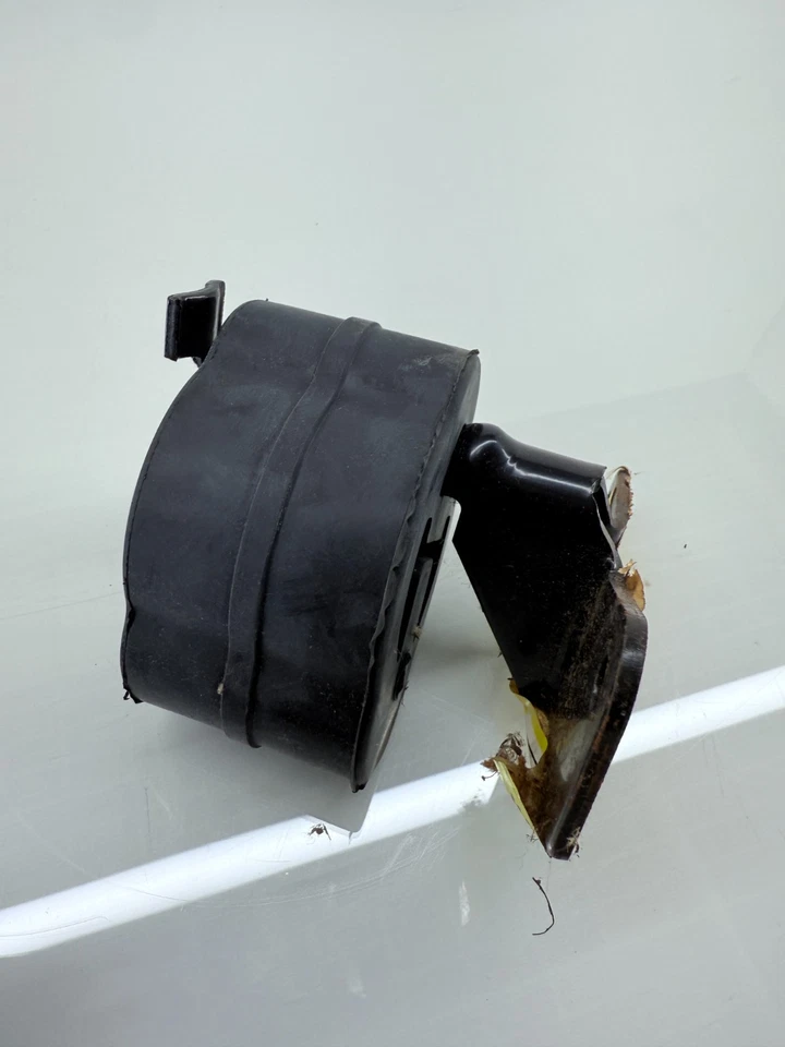 Soporte de escape OEM GM 1995-2005 Chevy Pontiac Cavalier Sunfire 22600549 C30-25 Foto 3 de 4