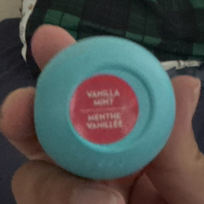 eos Lip Balm Sphere, Vanilla Mint Scent, Balm Formulation, Blue Color