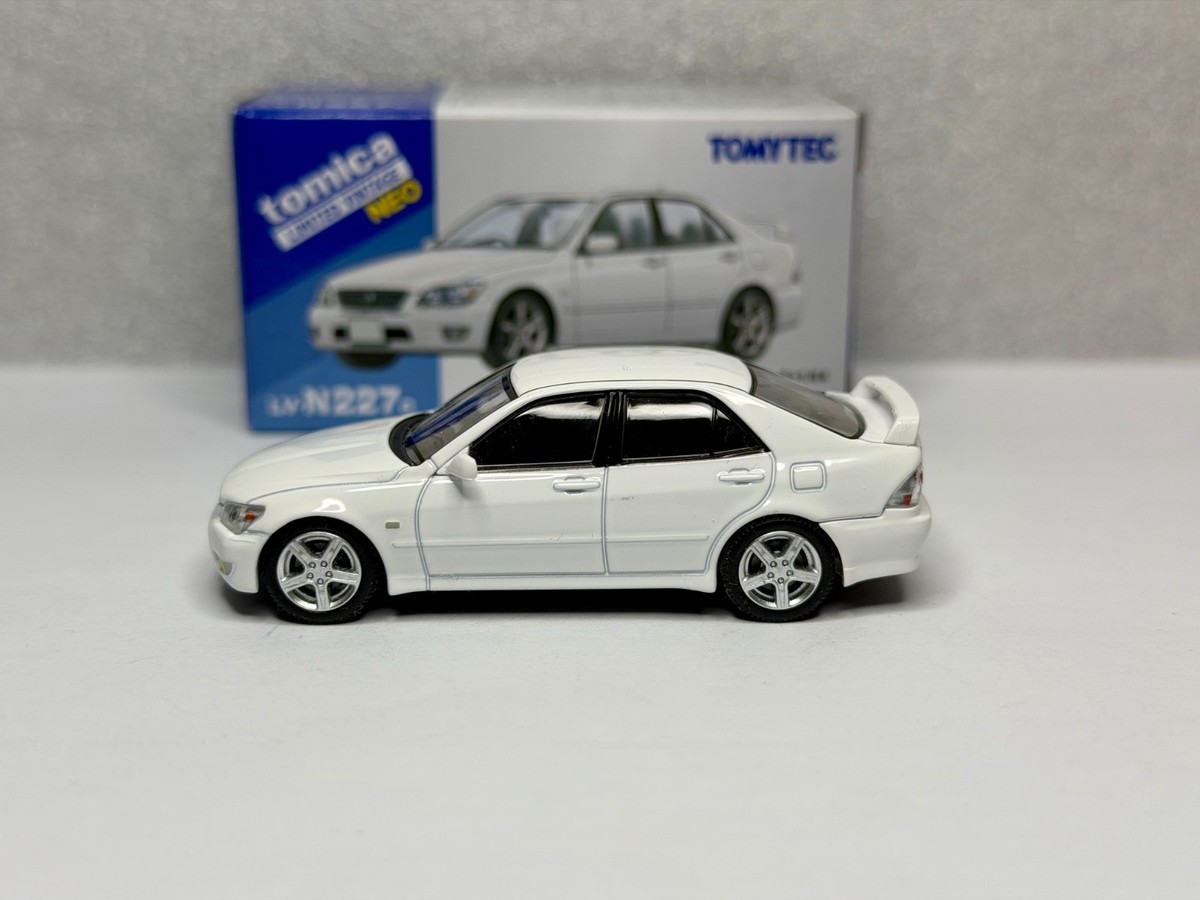 Tomica Limited Vintage 1/64 Toyota Altezza RS200 Z Edition White