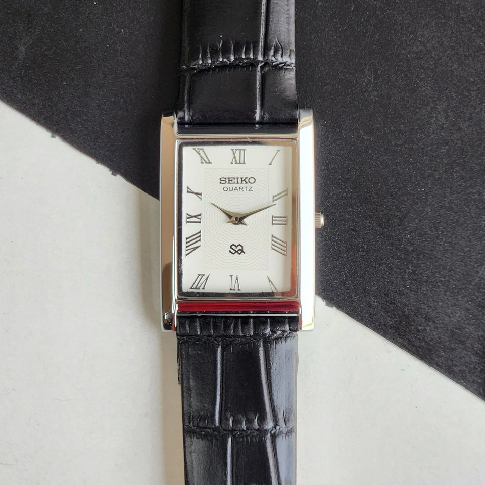 Vintage Seiko Slim Quartz White Face Gentlemen's Wrist Watch - FREE SHIPPING - Image 4 of 4