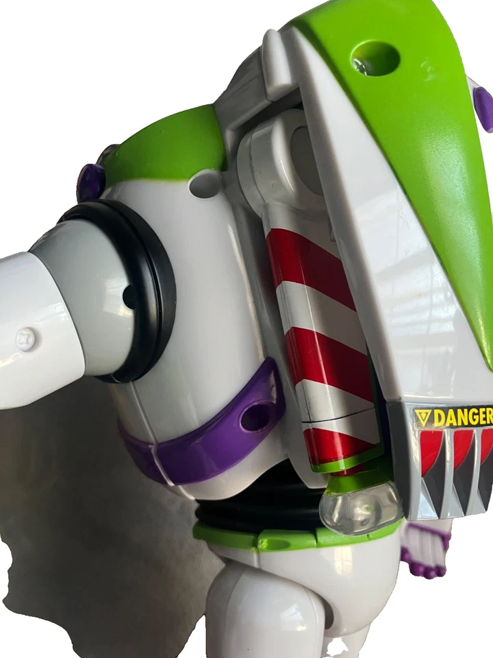 Toy Story Signature Collection Buzz Lightyear + Certificate of Authenticity!! - Image 4 of 4