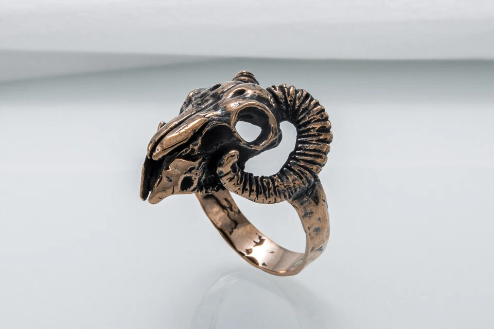 Anillo cabeza calavera carnero brutal hombre sello artesanal joyería animal Foto 4 de 4