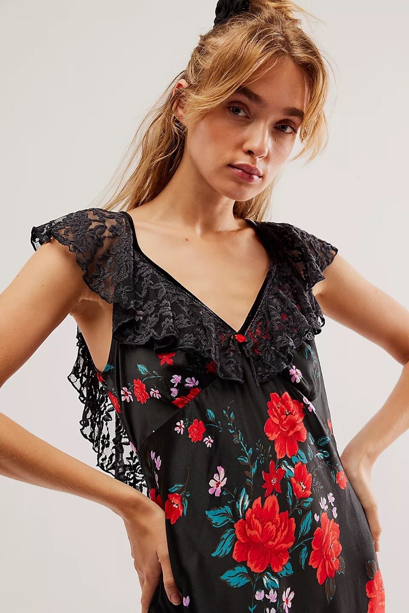 warm hearts midi dress Warm Hearts Midi Dress - Black