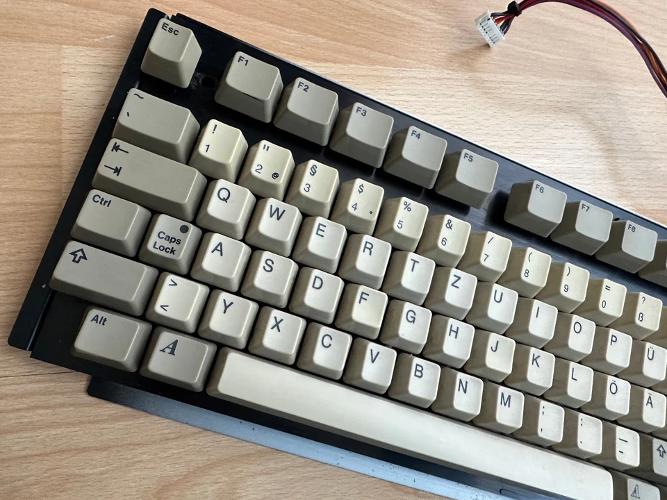 MITSUMI Tastatur für/for AMIGA 500/A500+ LED:GRÜN/GELB, funktioniert..  #42 25 - Bild 3 von 4