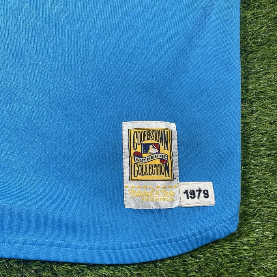 Camiseta Lou Brock Cardenales de San Luis Mitchell Ness Para Hombre 3XL 56 Bordada #20 Foto 3 de 4