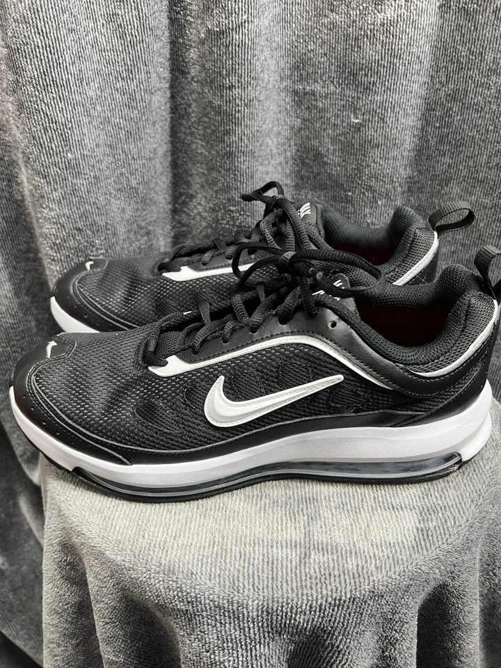 Nike Mens Size 8.5 Running Shoe Sneaker Black & White - Image 3 of 4