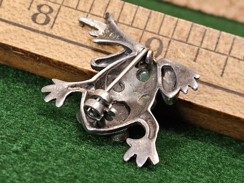 Vintage Sterling Silver 925 Marcasite Carnelian Onyx Frog Brooch Pin Signed CW - Picture 10 of 13
