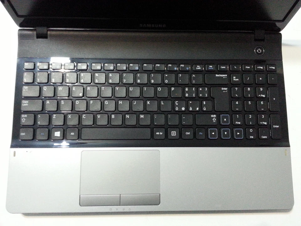 NOTEBOOK PORTATILE SAMSUNG MODELLO NP300E5A 8 GB RAM 512 HDD SSD - Imagen 2 de 4