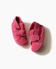Minnetonka Moccasins Baby/toddler Size 5 Pink