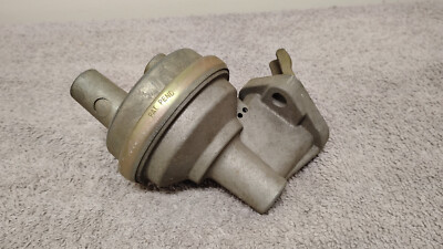 NOS ( New Old Stock ) MECHANICAL FUEL PUMP AIRTEX 40468. ( 00 )