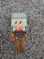 VTG LAUNDRY WMG ANTHROPOMORPHIC JADITE GREEN WASH BOARD SHELF SITTER - 2010