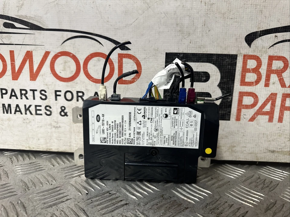 2023 LAND ROVER DEFENDER L663 TELEMATICS CONTROL MODULE L8B2-70718-AX - Image 4 of 4