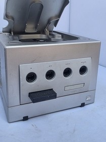 Nintendo GameCube Silver Console with 2 Controllers, Cables And Game. Tested. 