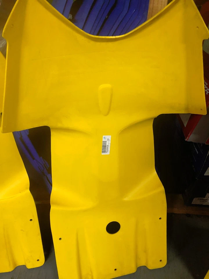 Ski-Doo Mach Z 1000 RT Renegade 2005-07 OEM amarillo cuerpo completo placa de deslizamiento 06 Summi Foto 2 de 3