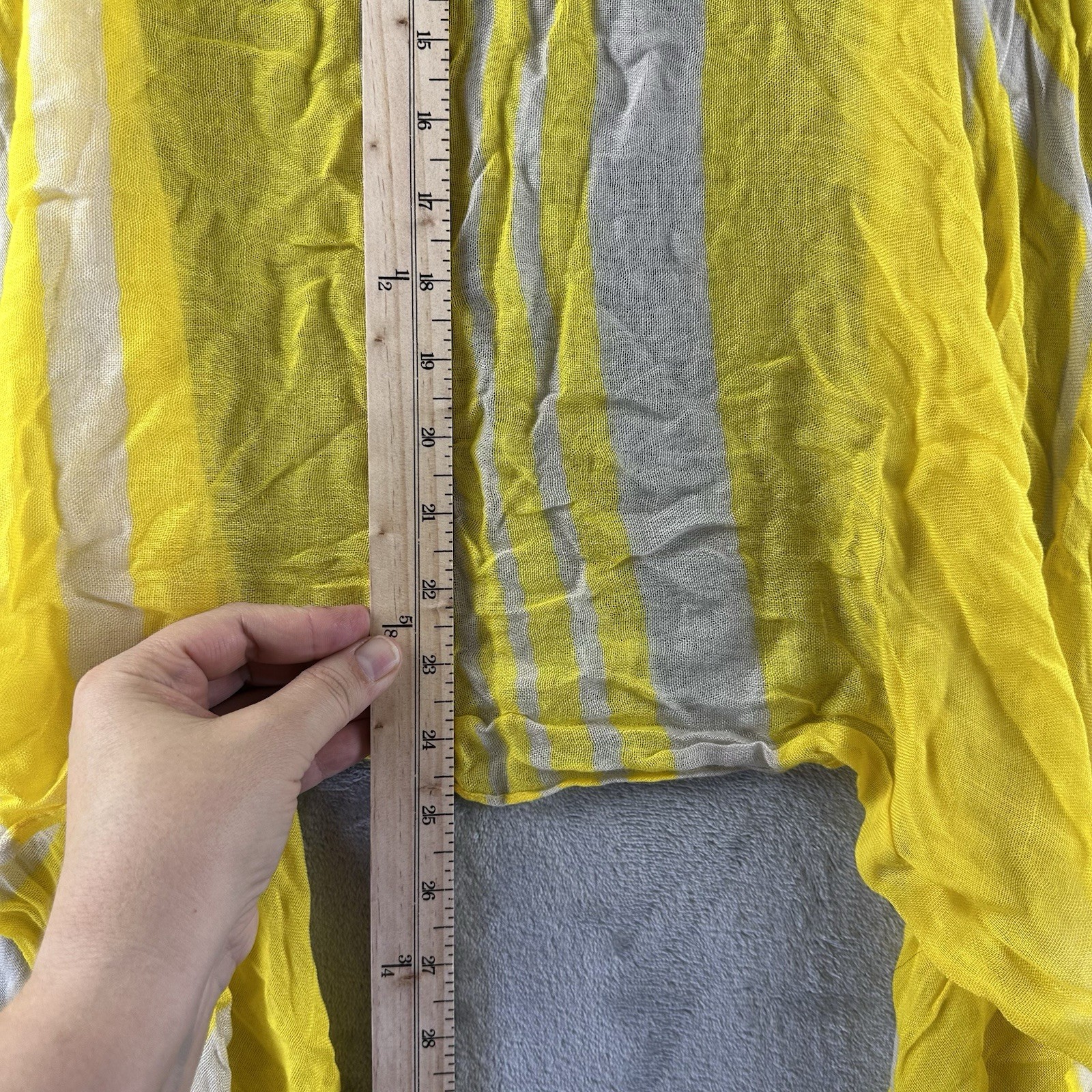 Rectangular Scarf Yellow & Beige Geometric Patter… - image 3