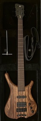 Warwick Infinity SN TCS 5 String Top sehr guter Zustand inkl. Transportkoffer