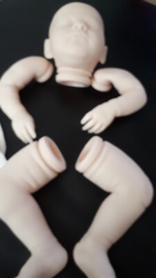  2  Rebornbausätze Elisabeth awake/asleep Bountyfulbaby