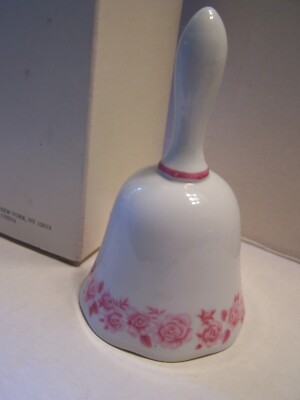AVON  AWARDS  1973  CHRISTMAS  GIFT  FOR  REPRESENTATIVE  MIKASA CHINA REP BELL