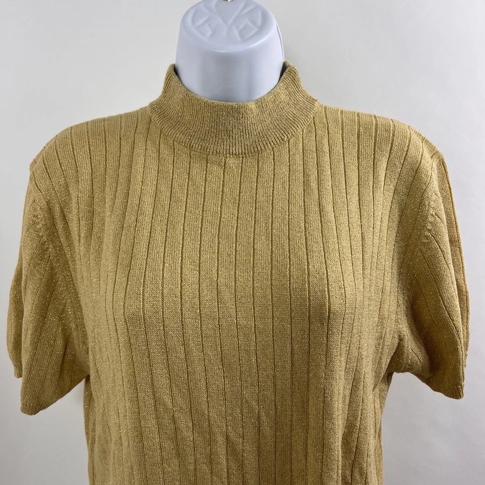 Suéter Sag Harbor Para Mujer Petite PL Manga Corta Dorado Cuello Simulado Ligero Foto 2 de 4