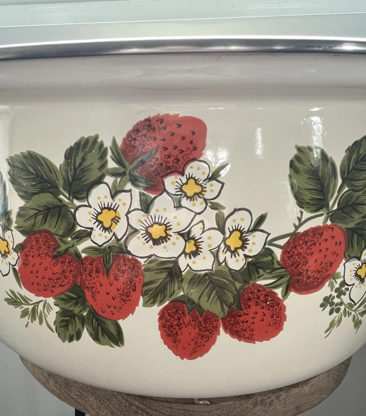 Vintage large pot strawberry pattern stockpot cookware
