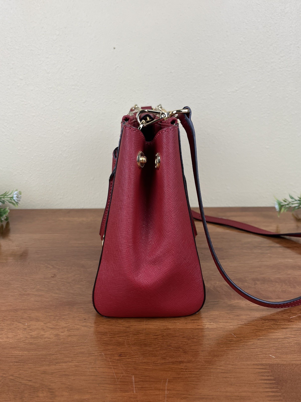 Michael kors SUTTON Red Cherry Medium Satchel Saf… - image 4