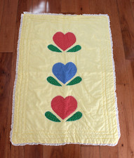 VINTAGE YELLOW GINGHAM FLORAL APPLIQUE HEARTS CRIB QUILT W/ SCALLOPED EYELETTS