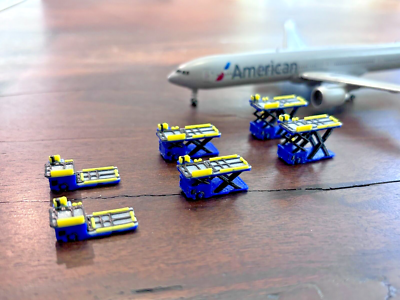 1:400 Model Airport Accessories - 6 Piece Airplane Cargo Loader