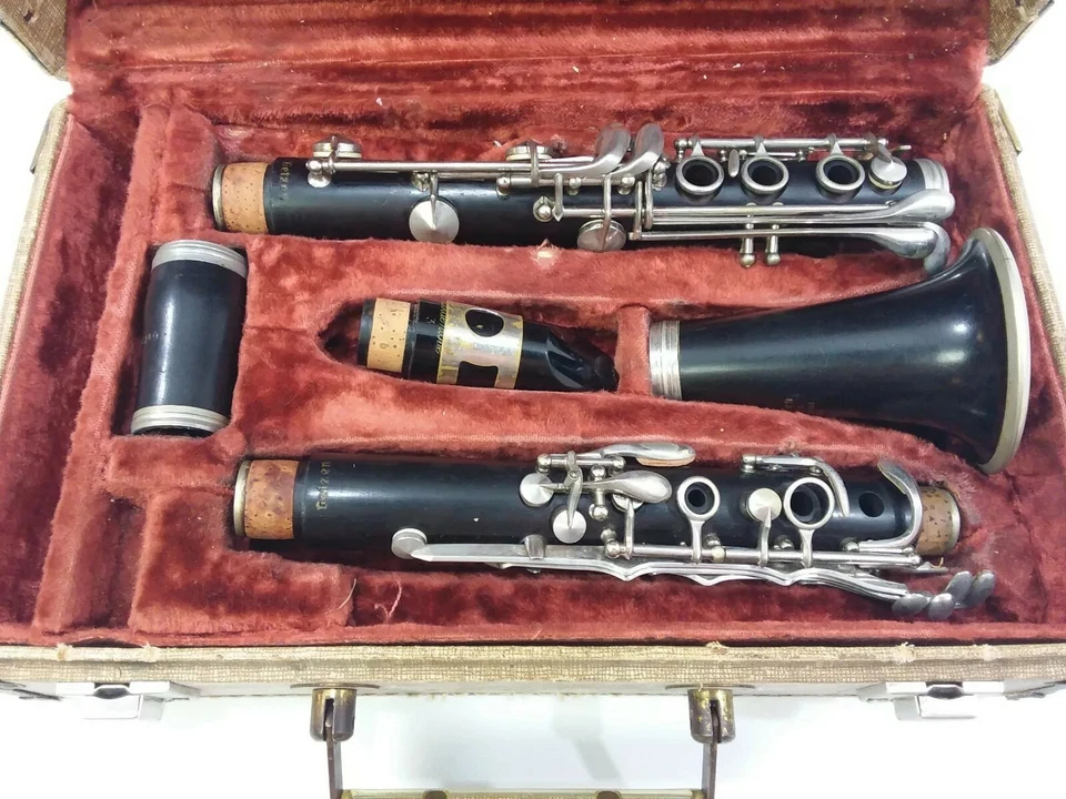 Clarinete de colección Getzen Deluxe Elkhorn Wisconsin con estuche dorado 3 Foto 2 de 4