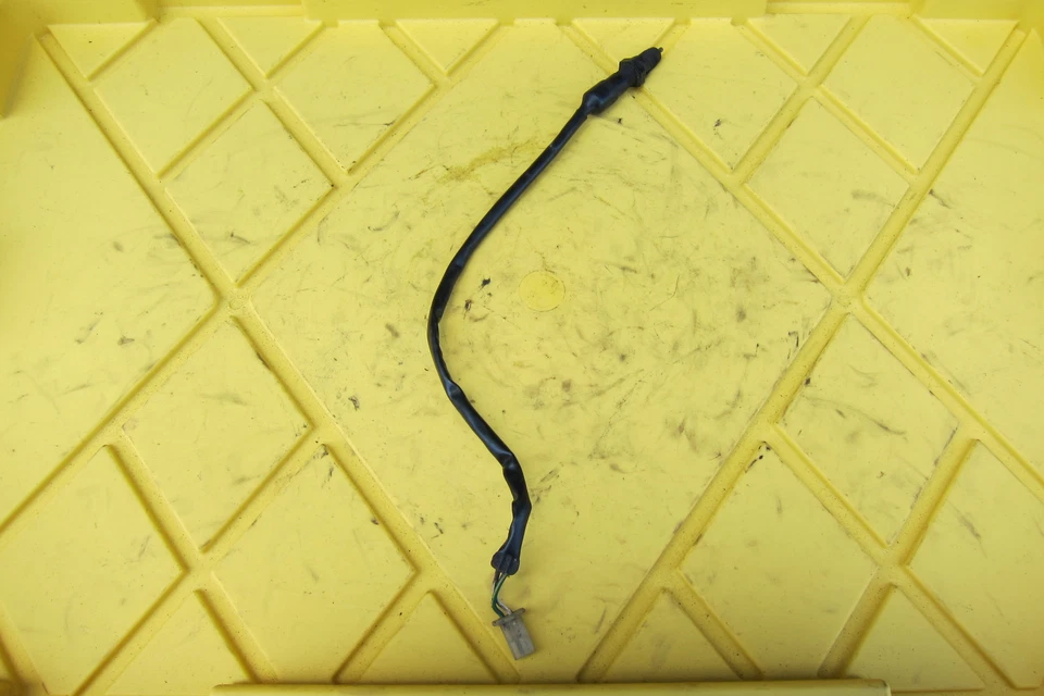 Interruptor de freno trasero Honda CX650T 1983 turbo Foto 3 de 4