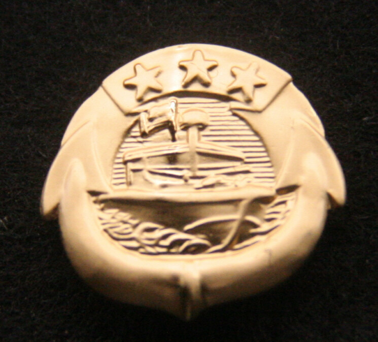 Vietnam War US Navy River Patrol Boat Gold Badge Hat Pin Tac