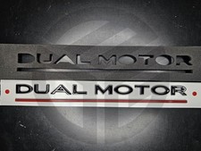 TESLA MODEL 3/Y/S/X - BADGE DOPPIO MOTORE NERO LUCIDO (sostituzione diretta)