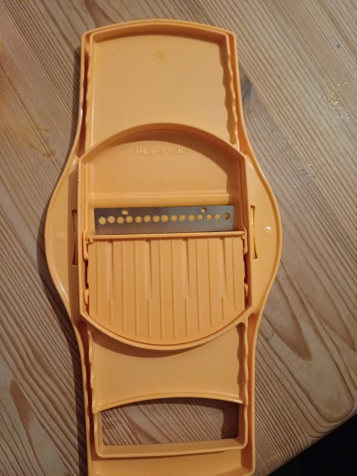 Tupperware CombiPlus Reibe Gemüsereibe Obstreibe Käsereibe schneitbrett - Bild 3 von 3
