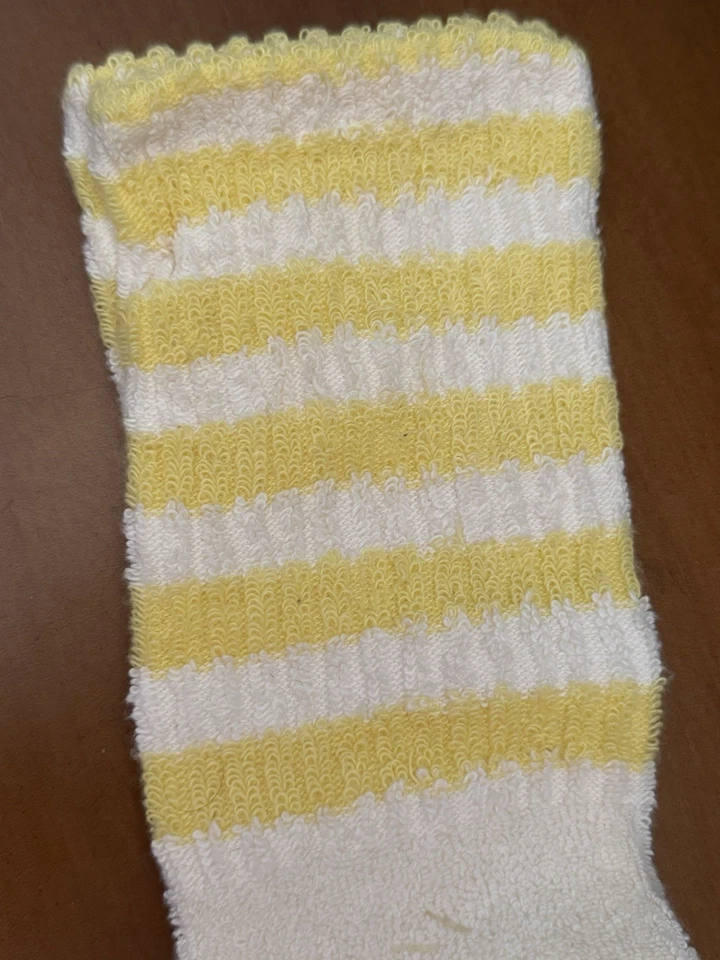 Calcetines holgados a rayas de tela de rizo de colección talla 9-11 amarillo y blanco elástico nailon EE. UU. Foto 2 de 4