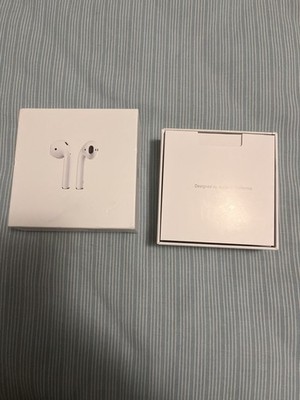 AirPods 2nd Generation With Wireless Charging Case