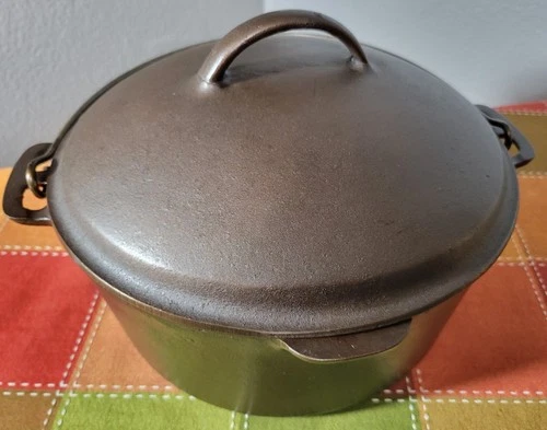 Unmarked Wagner Cast Iron No. 8 Dutch Oven (Restored & Seasoned) FREE SHIPPING