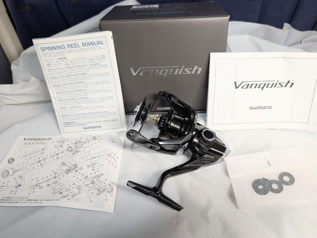 Shimano 23 Vanquish 4000MHG Near Mint Fishing Spinning Reel