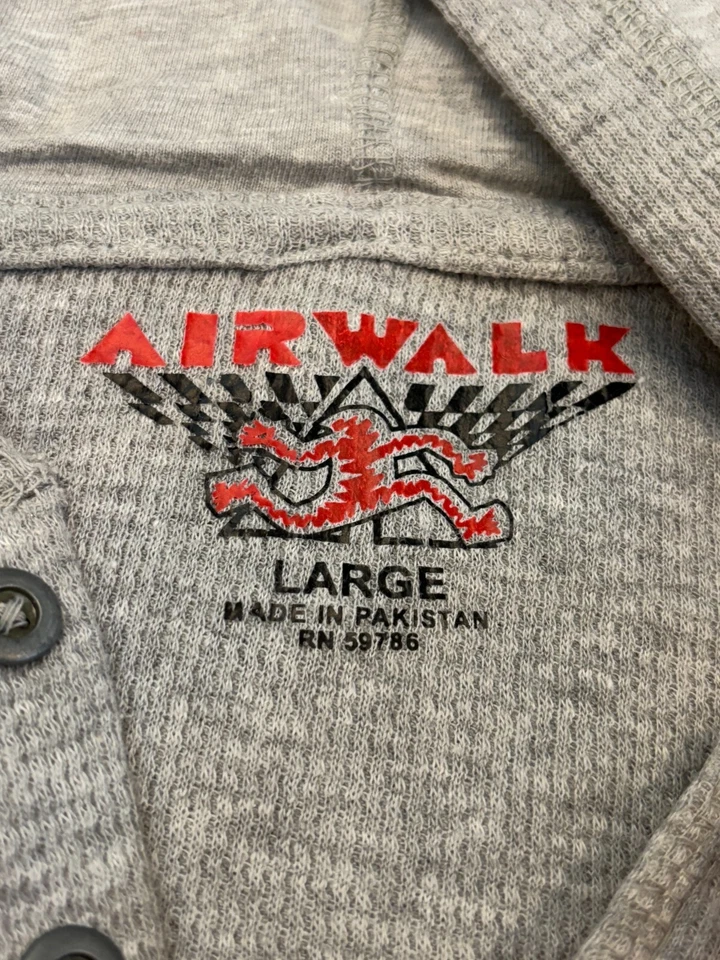 Camisa con Capucha Airwalk Para Hombres Grande Manga Larga Gris Térmica Henley Botón Patinador Foto 2 de 4