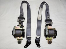 2002 - 2003 Nissan Frontier Drivers Passengers Front Seat Belts Gray