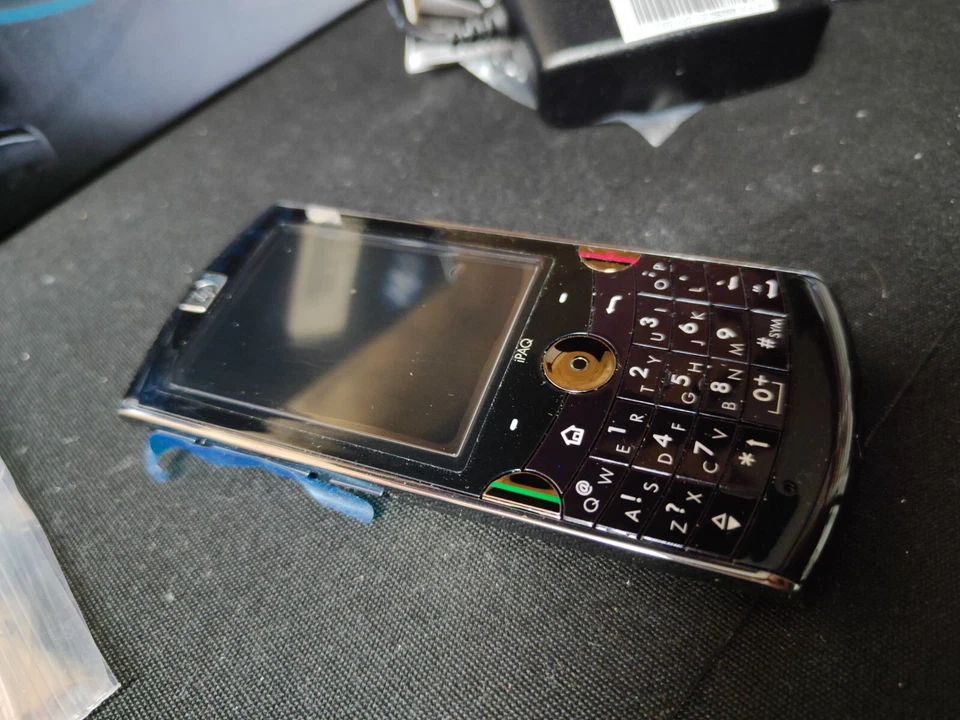 HP iPAQ Voice Messenger 3G Smartphone - 2.4 pollici TFT display - Imagen 2 de 4