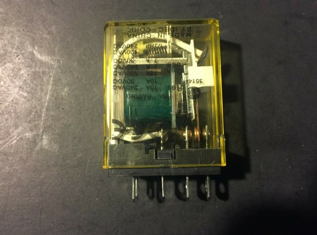 IDEC RH1B-U 24vdc 1 pole Relay and Base 1817