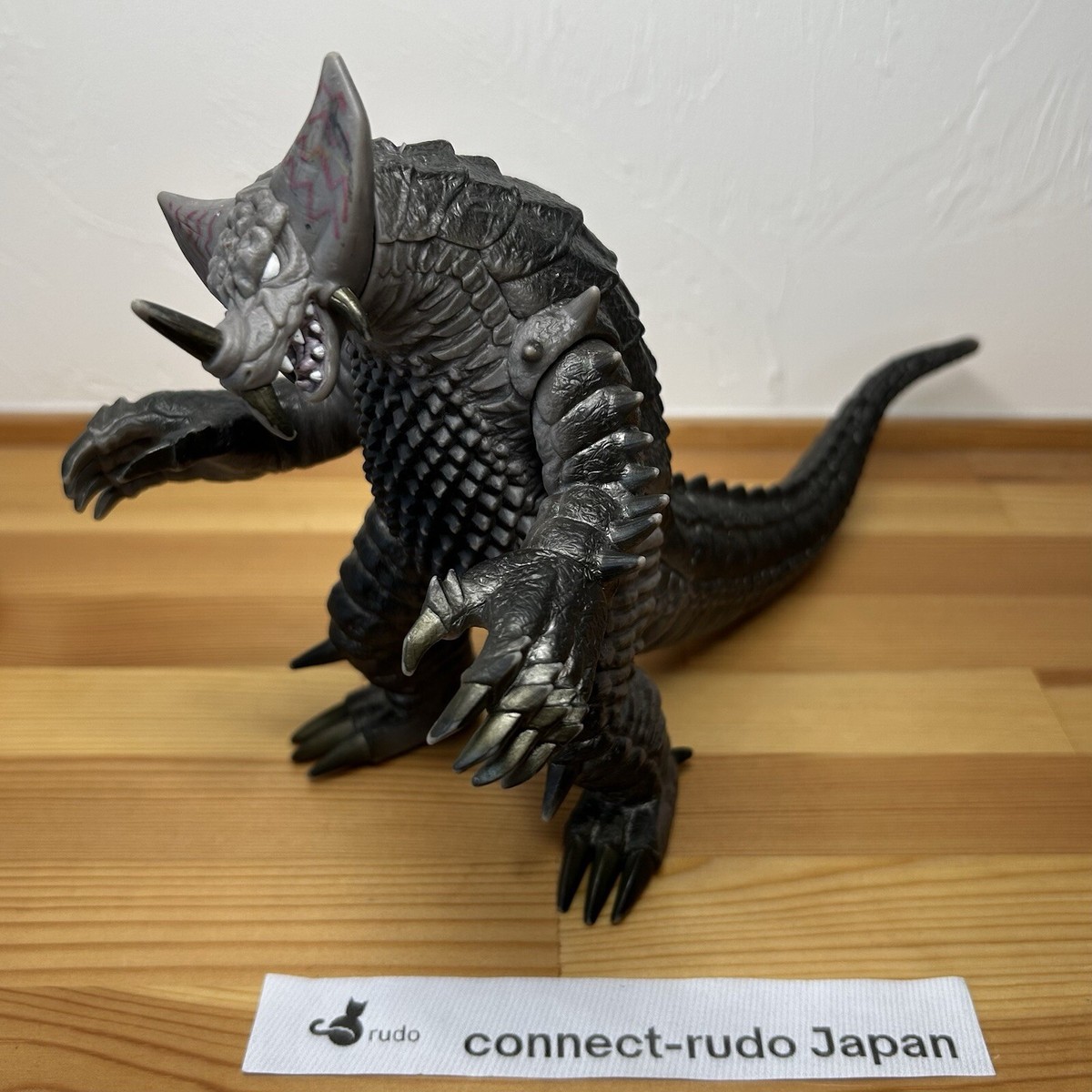 ULTRA ACT: GOMORA フィギュア Amazon.com: Gomora 6.7