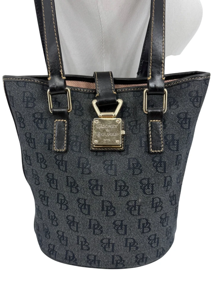 Bolso Bucket Vintage Dooney & Bourke Cuero Negro Borde Monograma Firma Y2K Foto 2 de 4
