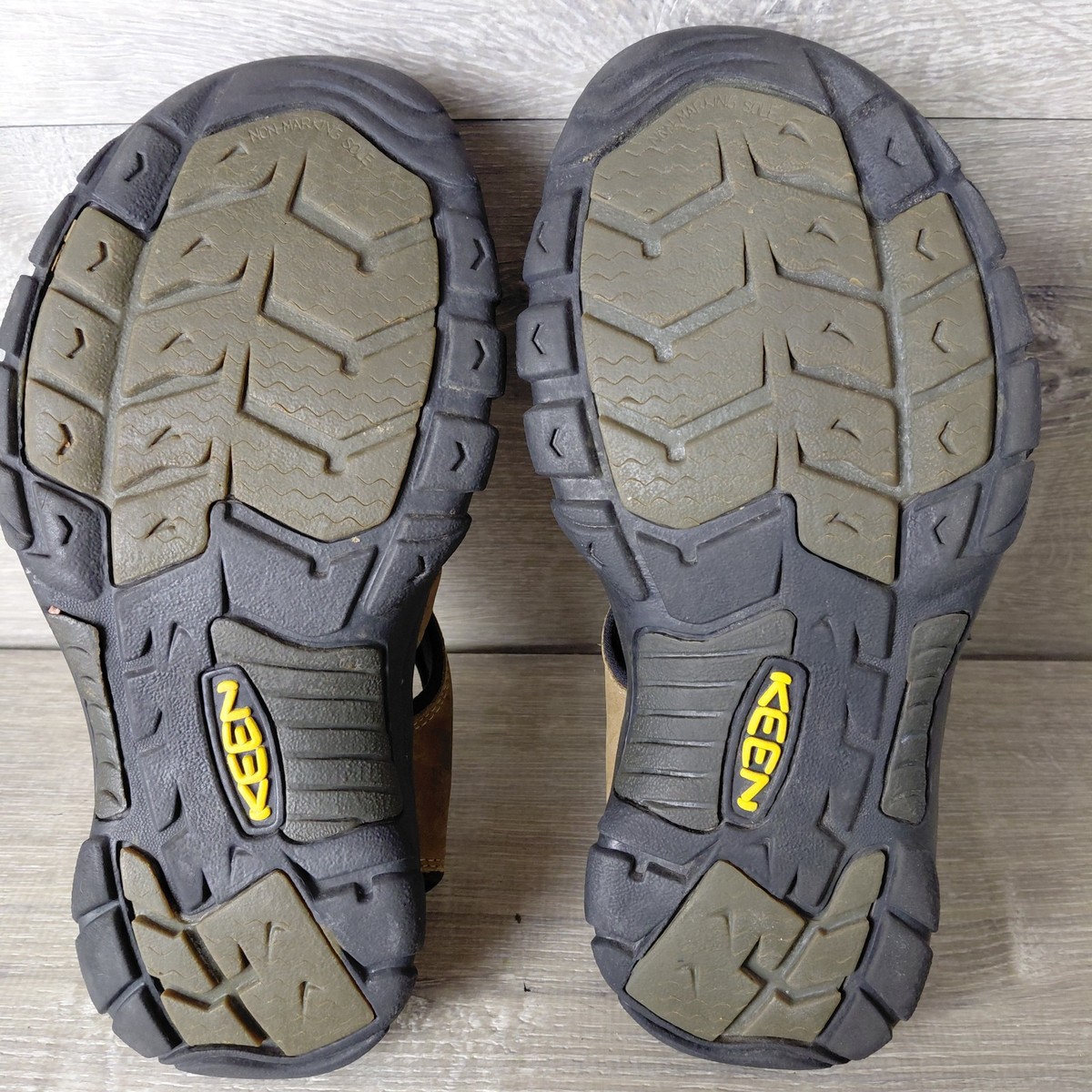 KEEN Newport H2 Sandals Mens 8 Brown Leather Waterproof 