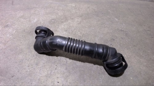 Zylinderkopf Entlüftungsventil 03G103493D 1968 CCM 103 KW VW Passat Variant 2.0