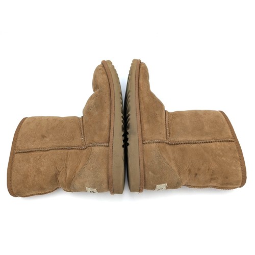 Stivali invernali UGG Australia Classic Short II da uomo in morbida pelle di pecora taglia US6 EU38 - Foto 10 di 16