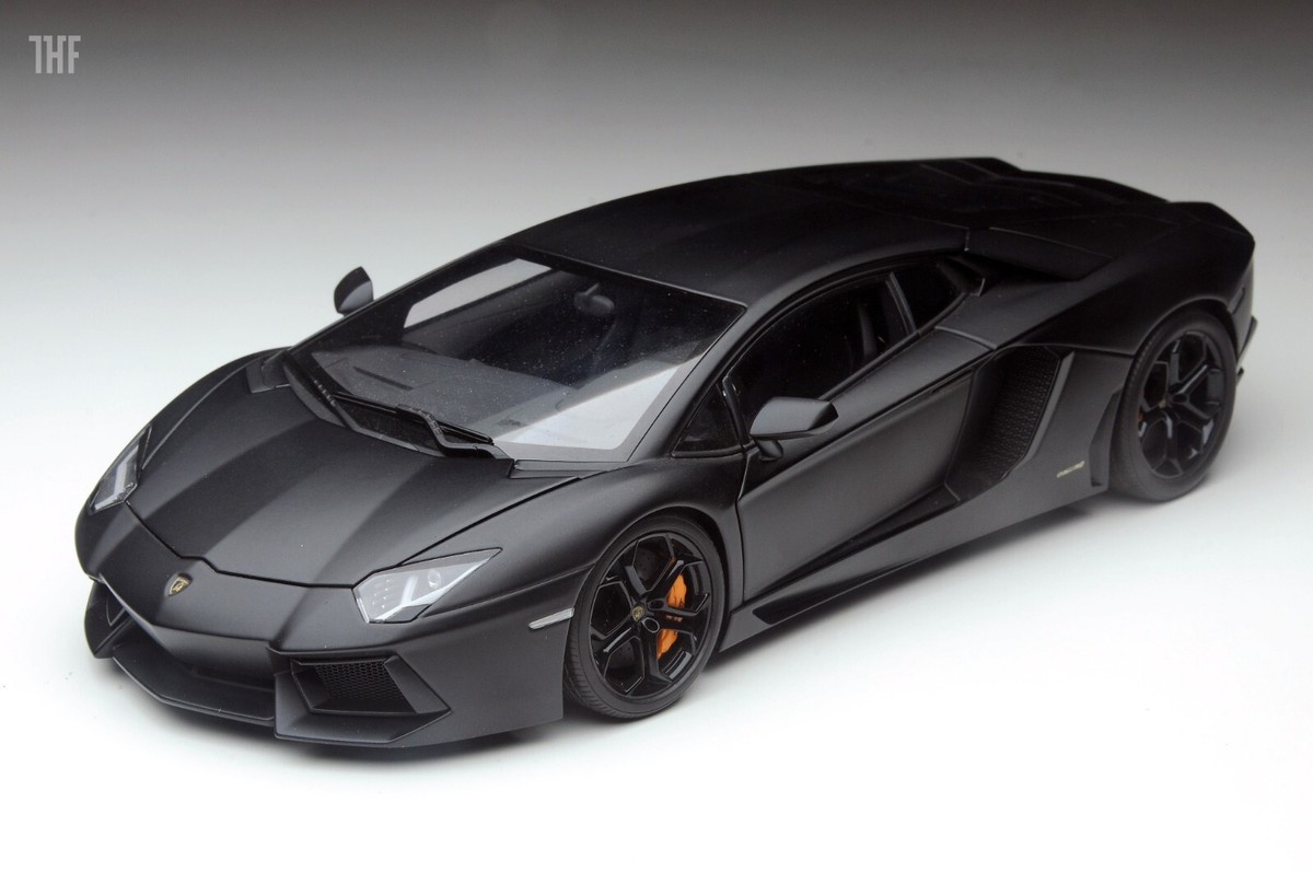 1/18 AUTOart Lamborghini Aventador LP700-4 Matt Black-74661 1/18 AUTOart Lamborghini Aventador LP700-4 Matt Black-74661