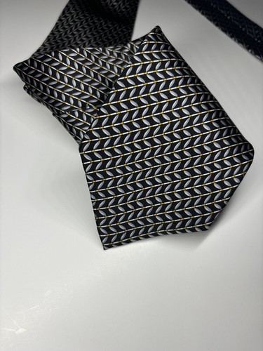 BERNINI Platinum Black & White Geometric Tie 100% Silk Designer Tie - Picture 2 of 10