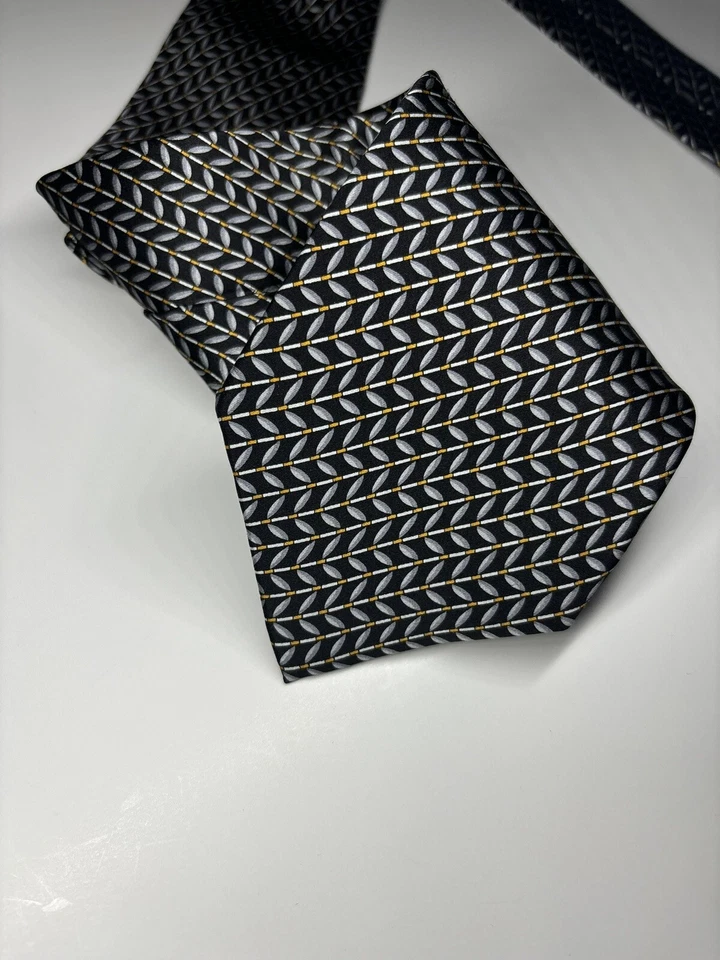 Corbata geométrica 100 % seda platino blanco y negro Bernini Foto 2 de 4