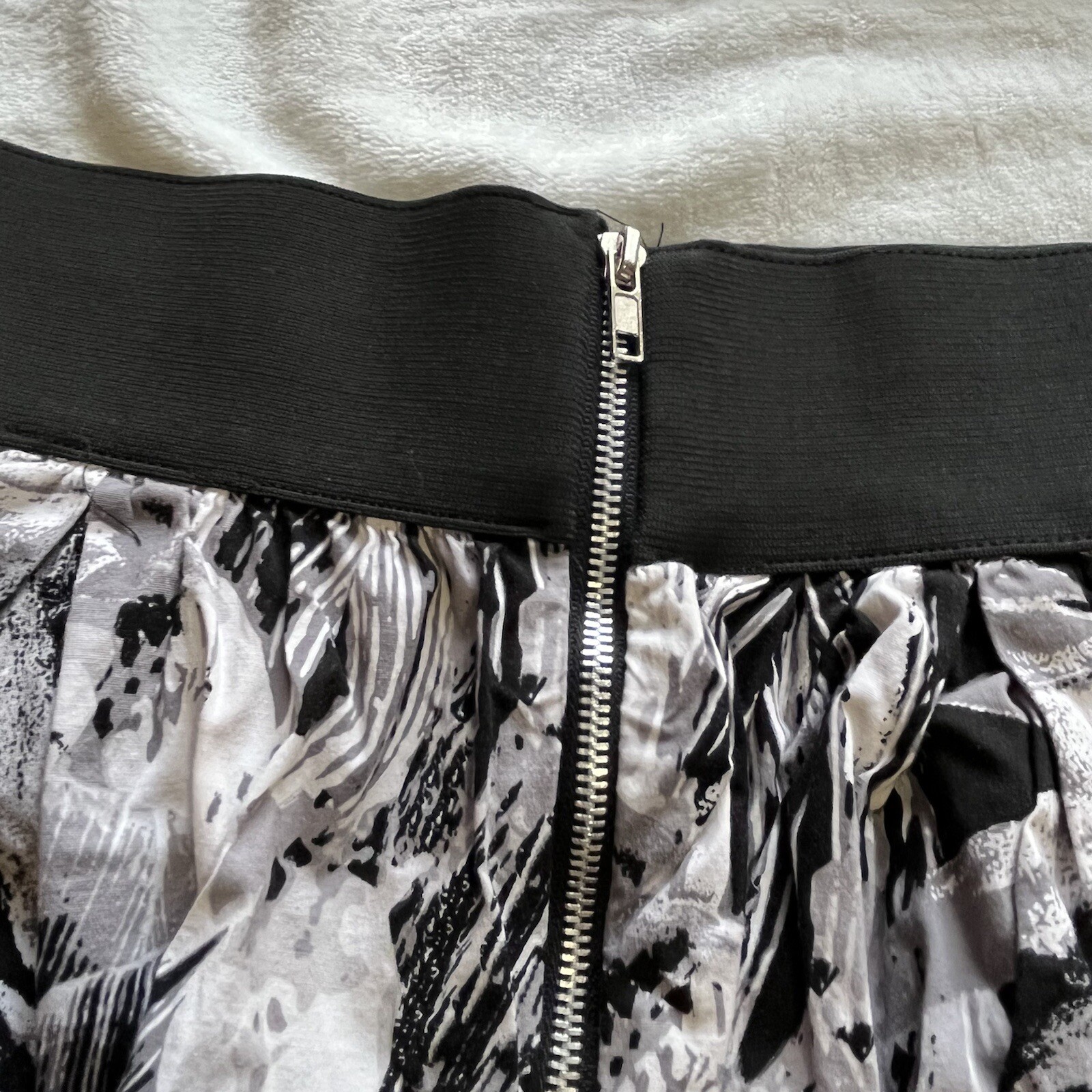 Necessary Objects Black and White Medium balloon … - image 8