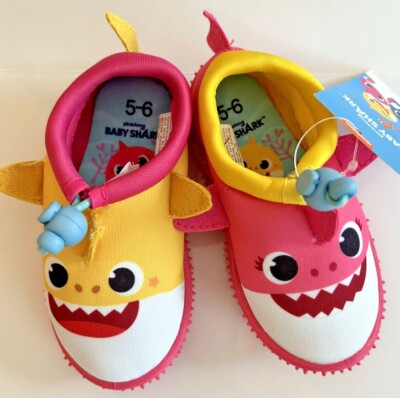 Baby Shark Water Shoes Toddler Girls Aqua Sock Swim Sandal 2T 3T 4T 5T NWT  Pink